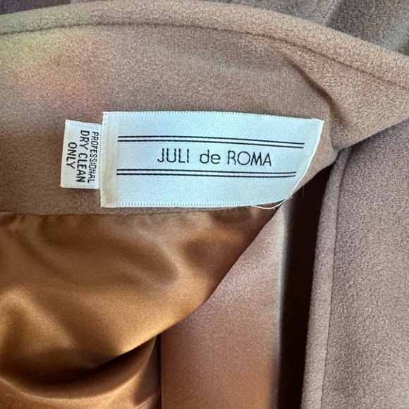 Juli de Roma Women's Kajjmir finest man made Cashmere coat, tan color Size 12 - Picture 3 of 7